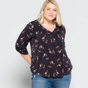 BEACON
Patty Roll Tab Knit Top